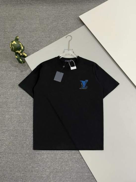 Picture of Louis Vuitton T Shirts Short _SKULVS-XLm6tx477290